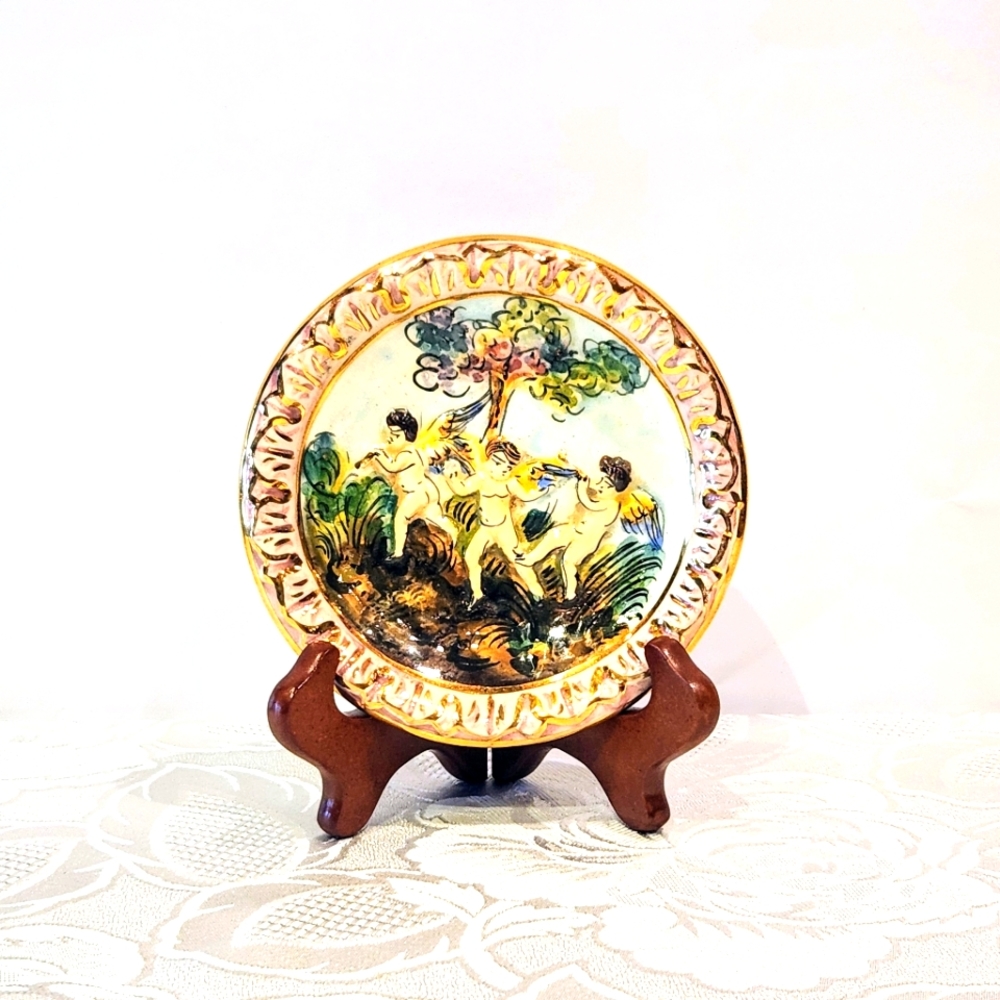 5" Capodimonte decorative plate, trinket, dish. Beautiful VTG COLLECTIBLE